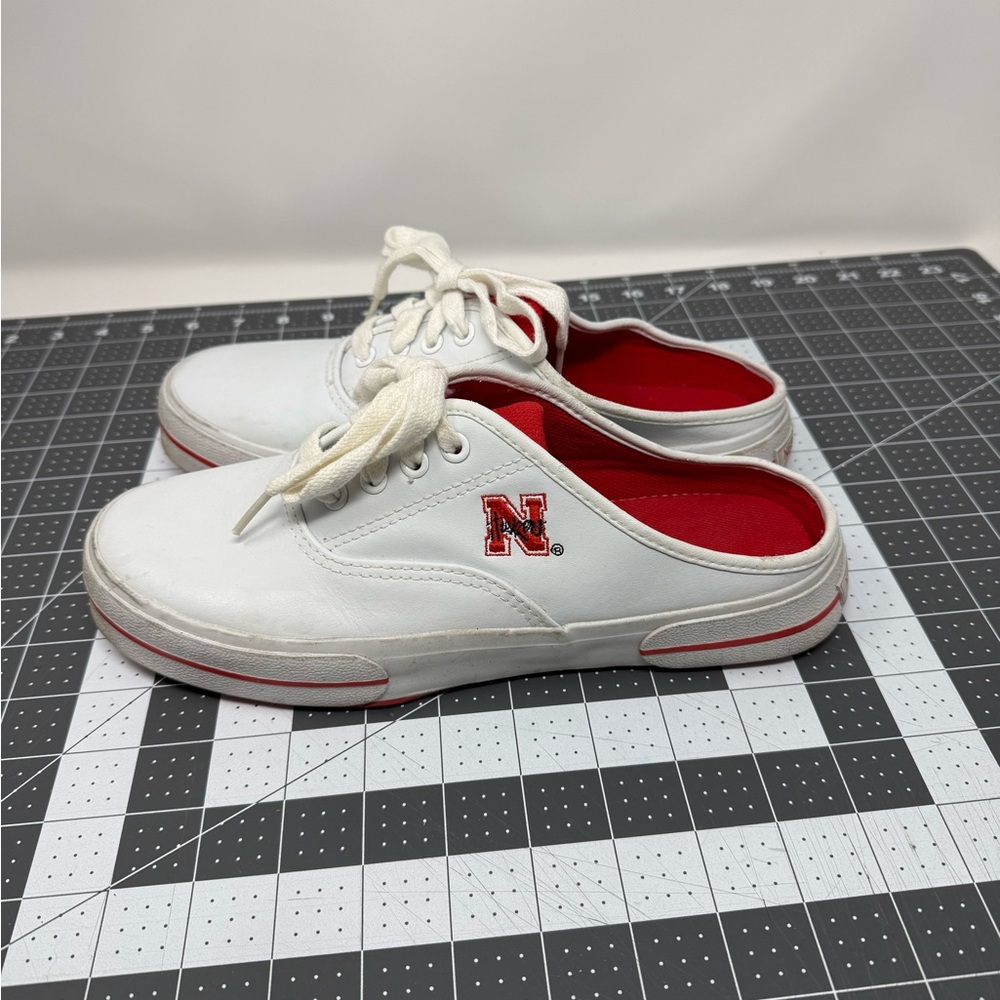 Nebraska Huskers Red Leather Upper Sneakers Sz 9 1/2 (RDYLMH)
